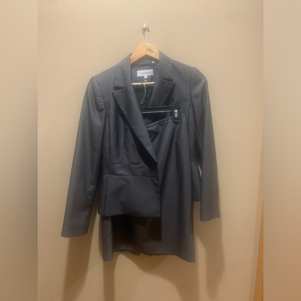 Calvin Klein Womens skirt and blazer set